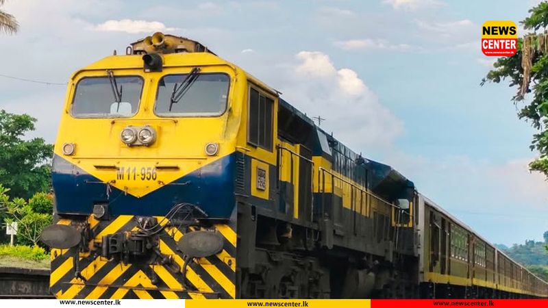 Express train engine derails in Maradana