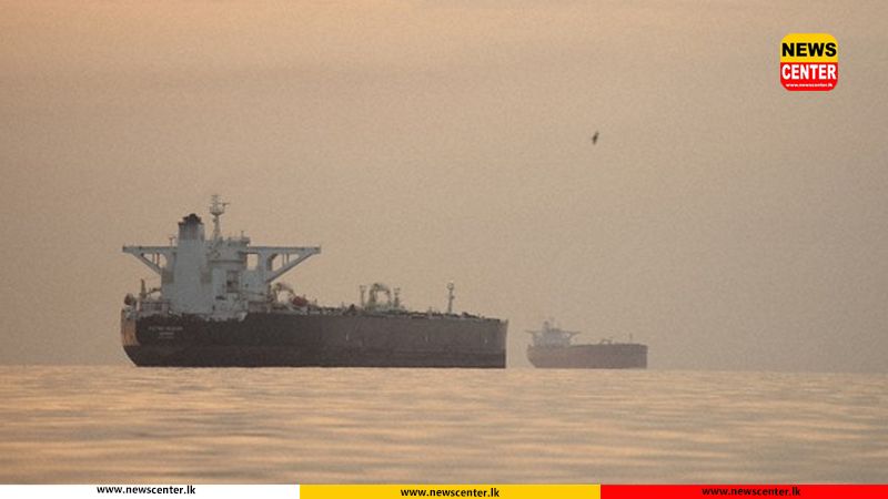 ඉරාන ධජය සහිත නෞකාවක් අමෙරිකානු නාවික හමුදා භාරයට