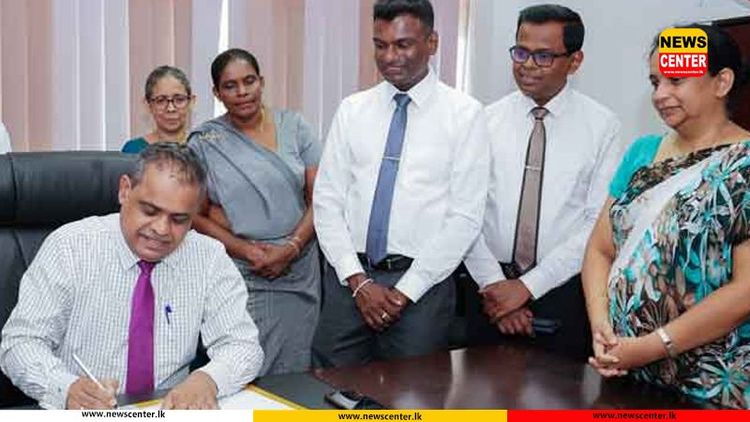 ජාතික අධ්‍යාපන ආයතනයේ නව අධ්‍යක්ෂ ජනරාල් වැඩ භාරගනියි 