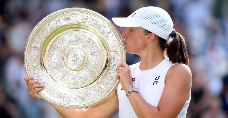 විම්බල්ඩන් කිරුළ දිනූ පළමු පෝලන්ත ක්‍රීඩිකාව