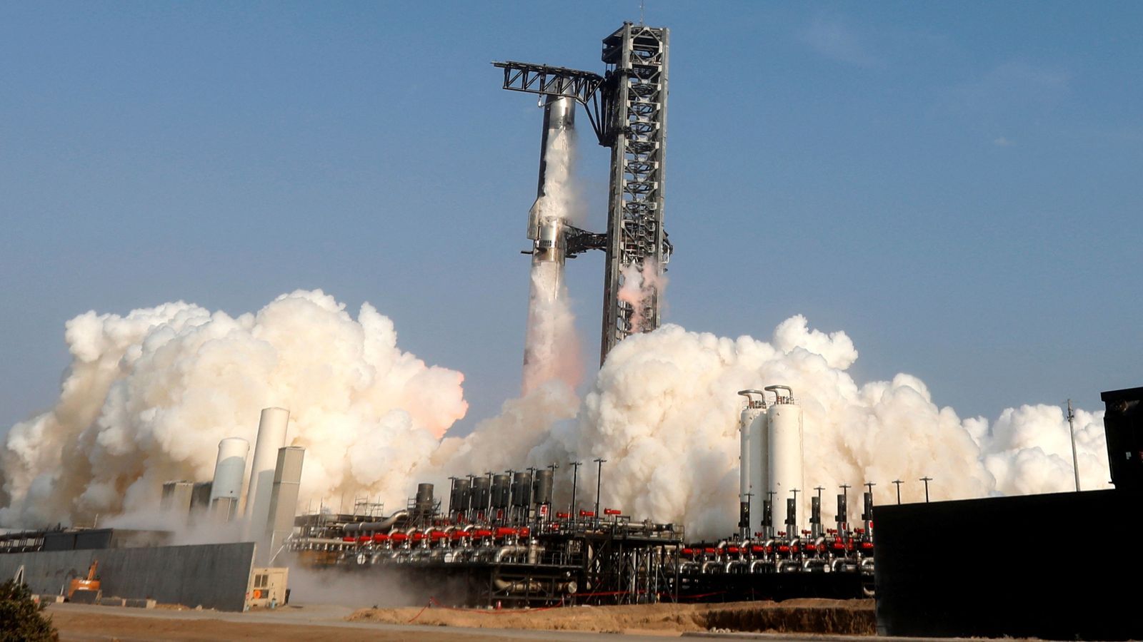 SpaceX’s Starship spins out of control after flying past points of previous failures