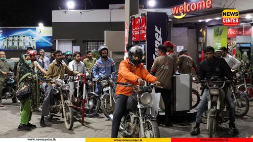 මැදපෙරදිග අර්බුදකාරි තත්ත්වය හමුවේ පාකිස්තානයේ පෙට්‍රල් සහ ඩීසල් මිල ඉහළට